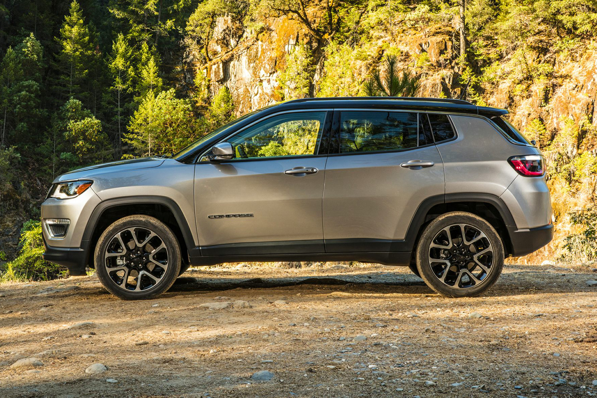 jeep-compass-2019-exterior-side-oem