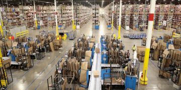 Injured Amazon Warehouse Workers Are Protesting Dangerous Work Speed