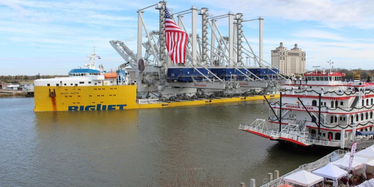 PHOTOS: Colossal cargo arrives in Savannah – News – Savannah Morning News