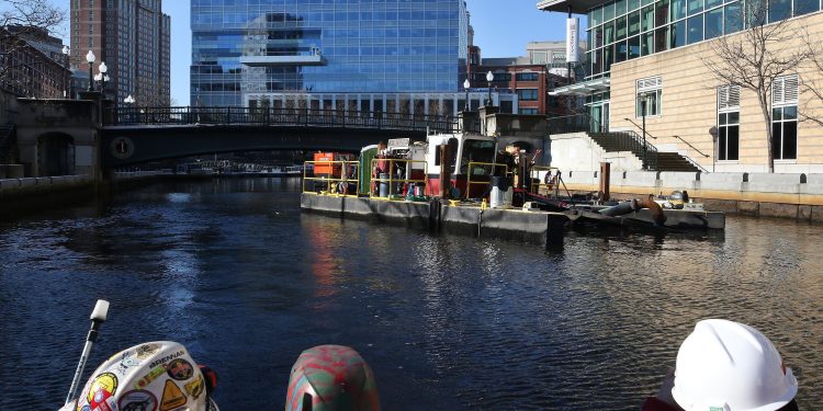 The bottom line: Trash pushes Providence river dredging into January, over budget – News – providencejournal.com