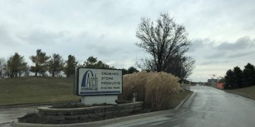 Mining accident injures two | The Clermont Sun