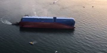 Crews Remove 320-Thousand Gallons of Oil, Water from GA Capsized Cargo Liner – NewsNet