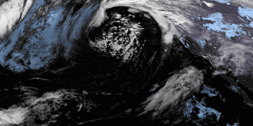 Powerful weekend snowstorm to slam California