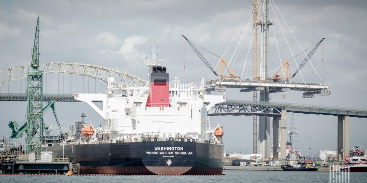 Analyst: Fuel costs set to double, box lines rush for scrubbers