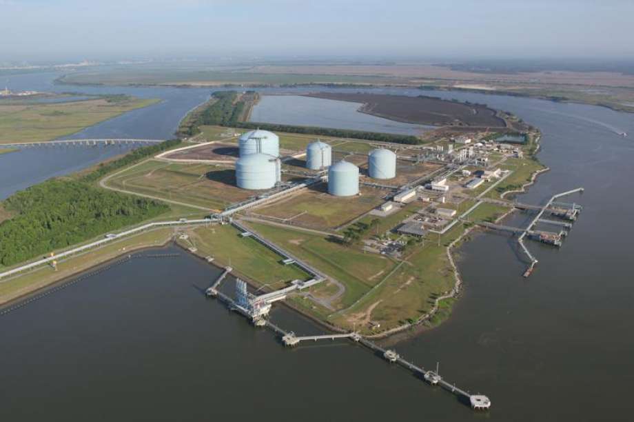 Aerial photo of Kinder Morgan's Elba Island LNG export terminal near Savannah, Georgia. Houston pipeline operator Kinder Morgan sent out its first liquefied natural gas cargo from the facility on Friday. Photo: Courtesy Kinder Morgan / Kinder Morgan