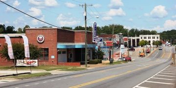 Lake Martin area median home sales price up steeply from one year ago