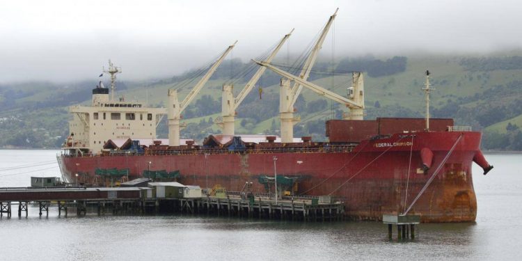 Controversial phosphate cargo finally unloads in Dunedin