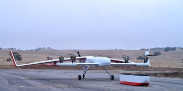 Elroy Air’s autonomous hybrid aircraft can now pick up cargo containers on its own – TechCrunch