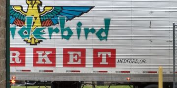 Sherm’s delivers truckload of food to ACCESS warehouse