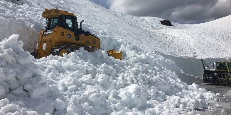 Snowstorm before Christmas keeps trucking across Pacific Northwest