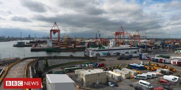 Dublin Port: Lorry drivers stranded in Irish Sea for three days