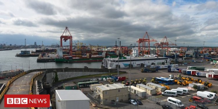 Dublin Port: Lorry drivers stranded in Irish Sea for three days