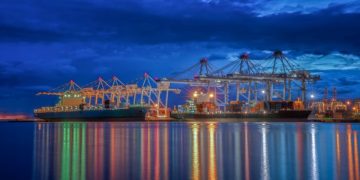 Asia-Europe carriers leave boxes on quays as they eye better-paid cargo