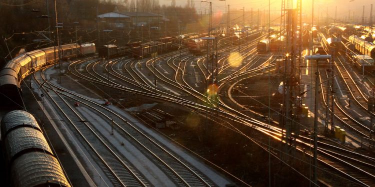 DB Cargo Purchases 50 Toshiba Hybrid Locomotives