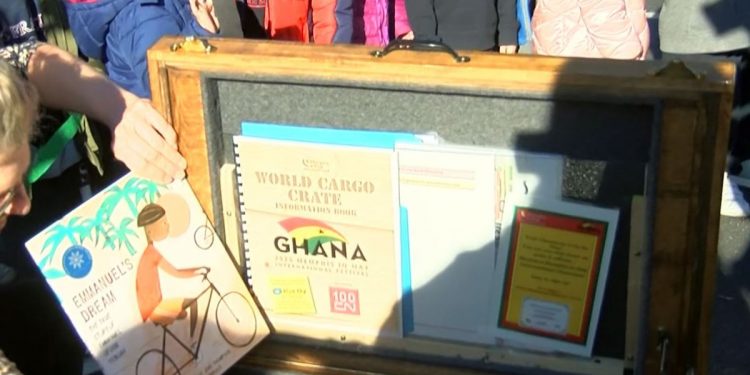 Train delivers Memphis in May World Cargo Crate to local school with information about the Republic of Ghana – WMC