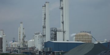 Lead, uranium found after Detroit River aggregate spill – Great Lakes Now