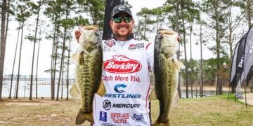 John Cox Grabs Early Lead at Tackle Warehouse Pro Circuit at Sam Rayburn Reservoir – KTRE