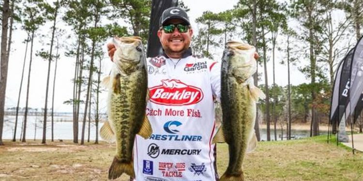 John Cox Grabs Early Lead at Tackle Warehouse Pro Circuit at Sam Rayburn Reservoir – KTRE