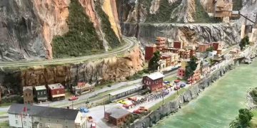 Businessman Needing a Warehouse Stumbles Upon World’s Largest Train Set—And Refuses to Simply Tear it Down