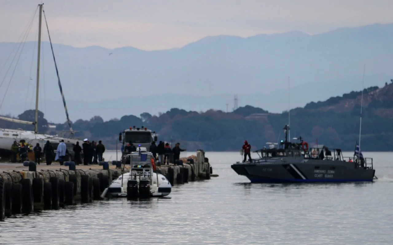Twelve migrants die after boat sinks in the Ionian Sea