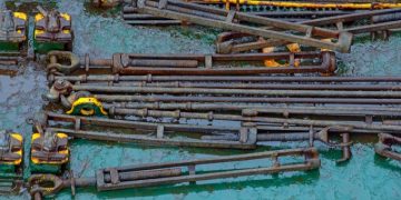 War of words over new dockers’ clause for cargo lashing heats up