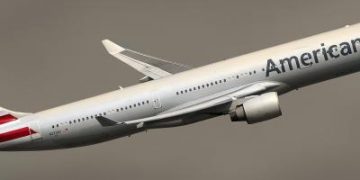(AAL) – American Airlines Sees Steep Drop In Cargo Revenue, Volume