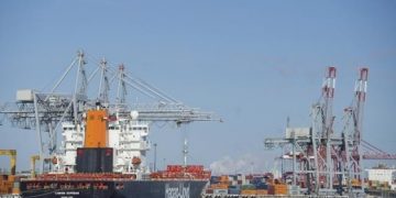 Cargo volumes fall as water levels rise on the St. Lawrence Seaway