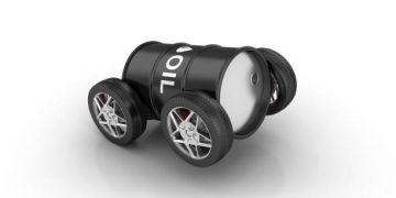 US Crude Oil Inventory Dropped Modestly. Petroleum Stockpiles Gained