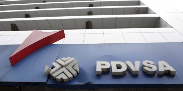 Former PdVSA Procurement Manager Sentenced to Prison for Bribery Scheme