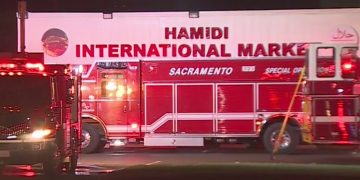 Firefighters Battle Fire In Warehouse On Arden Way – CBS Sacramento