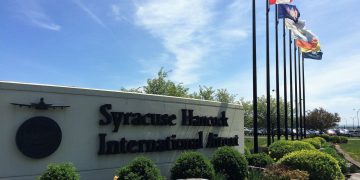 Smoke reported in cockpit of cargo plane that landed at Syracuse airport, dispatchers say