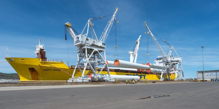 Heavy lift cargo boosts volumes at Duluth