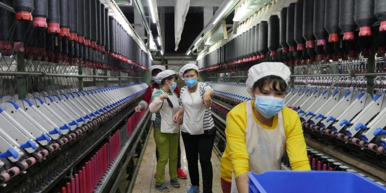 Coronavirus is throwing fashion’s supply chain into disarray — Quartz