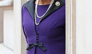 UK ‘suspends Commonwealth funding after procurement row’