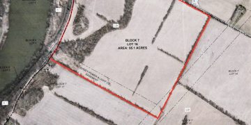 How visible would Jaindl’s warehouse be from Route 519, and will night sky views suffer?