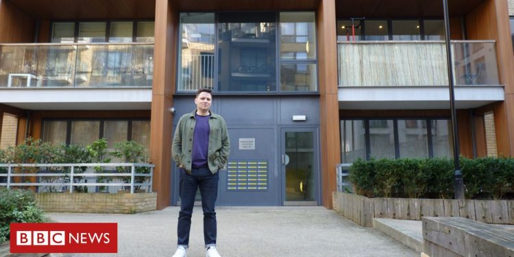 Imprisoned by cladding: The flat owners who cannot sell