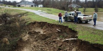 Hundreds of dams lack emergency plans in rain-soaked South