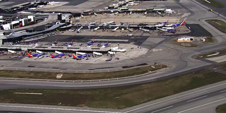 Small Cargo Aircraft Hits Navigation Equipment At BWI – CBS Baltimore