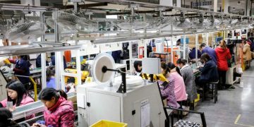 Amid Coronavirus Supply Chain Disruptions, Amazon Orders More Product – Sourcing Journal