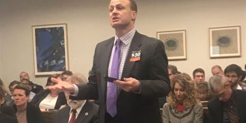 Judge weighs challenge to Tim Eyman’s $30 car tab measure
