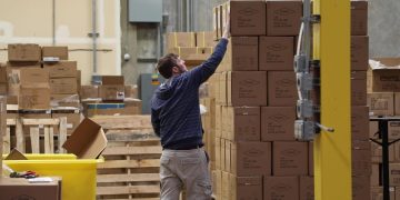 Coronavirus delays Amazon orders and could put sellers out of business