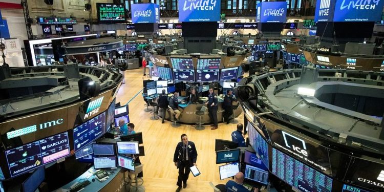 Inventory futures sink after level lower, new virus limits