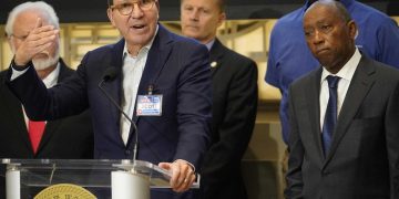 Turner, grocery store execs: ‘The supply chain is strong and adapting’
