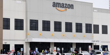 Amazon fires warehouse worker who led Staten Island warehouse walkout