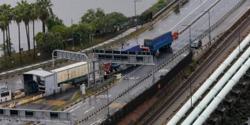 Some non-food cargo bound for Singapore turned away at Malaysia checkpoint on first day of lockdown – TODAYonline