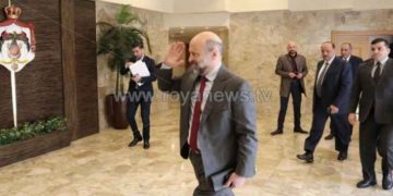 Razzaz: Jordan has sufficient stocks of food and