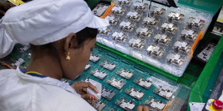 Apple continues to struggle to establish a supply chain in India