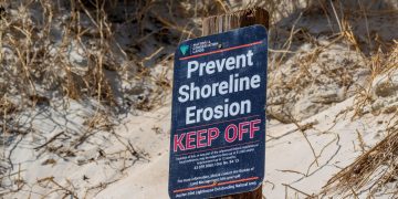 Law enforcement starting at Jupiter lighthouse shoreline – News – The Palm Beach Post