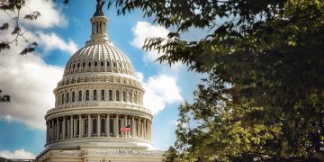 Hospitals face payroll, supply chain problems as Congress hammers out stimulus package