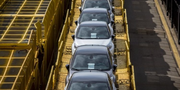 Renault-Nissan, VW’s Seat halt Spain output after virus hits supply chain